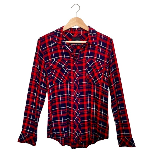 Guess Long Sleeve Button Down Shirt in Plaid Print. Size: Small - Picture 1 of 5